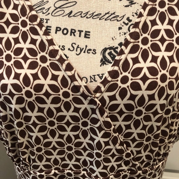 Dressbarn Sz 16 Brown and white Floral MIDI Dress V-Neck Tear Drop Back - Picture 3 of 7